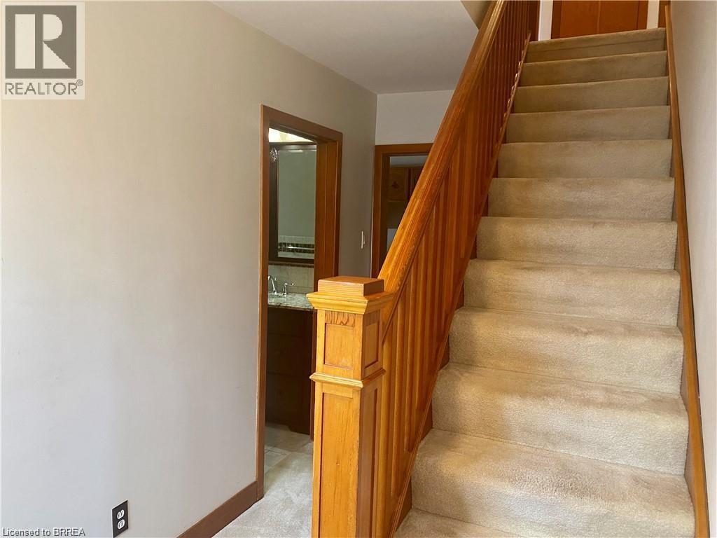 8 Sterling Street, Brantford, Ontario  N3T 4B1 - Photo 3 - 40861068