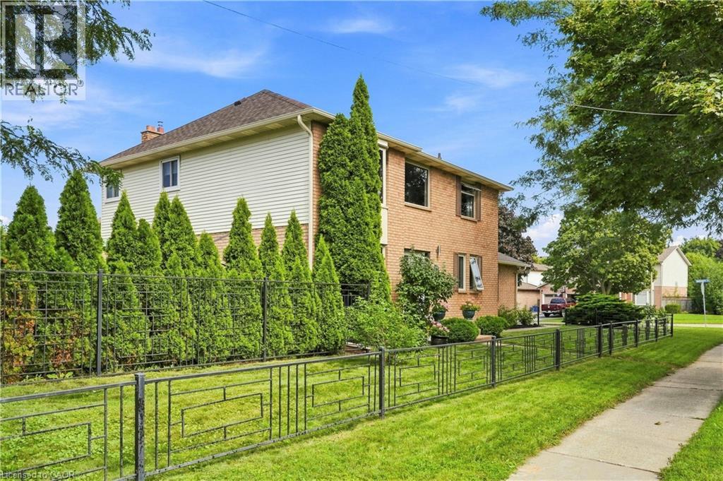 138 Livingston Avenue, Grimsby, Ontario  L3M 4X1 - Photo 37 - 40860606