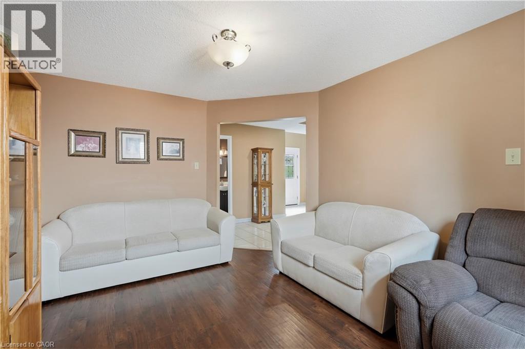 138 Livingston Avenue, Grimsby, Ontario  L3M 4X1 - Photo 15 - 40860606