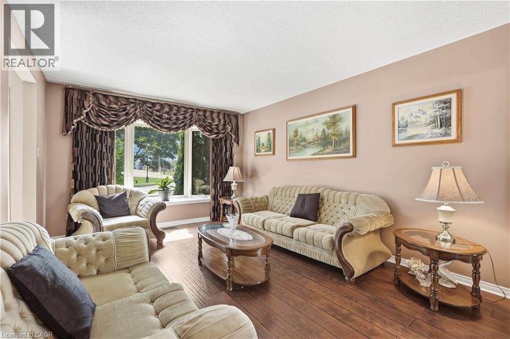 138 Livingston Avenue, Grimsby, Ontario  L3M 4X1 - Photo 6 - 40860606
