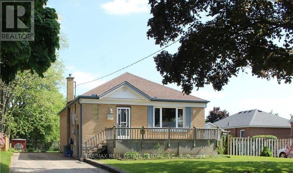 Upper - 15 Chelsea Road, Kitchener, Ontario  N2B 1H7 - Photo 1 - X13752244