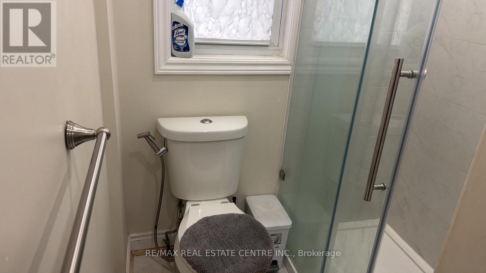 Upper - 15 Chelsea Road, Kitchener, Ontario  N2B 1H7 - Photo 6 - X13752244
