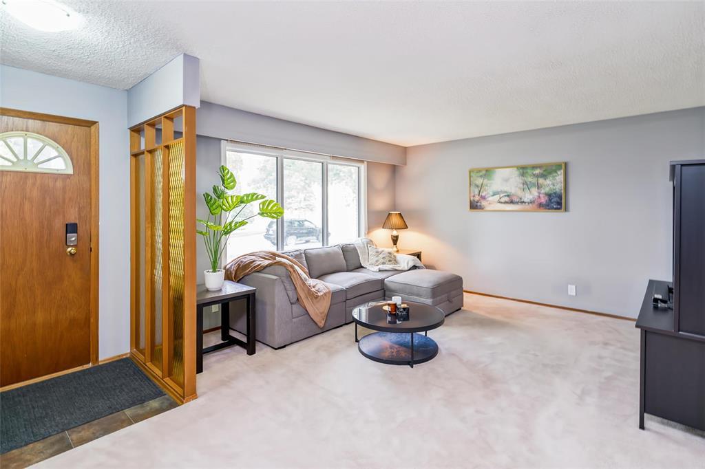 447 Donwood Drive, Winnipeg, Manitoba R2G 0X5 - Photo 1 - 202622450