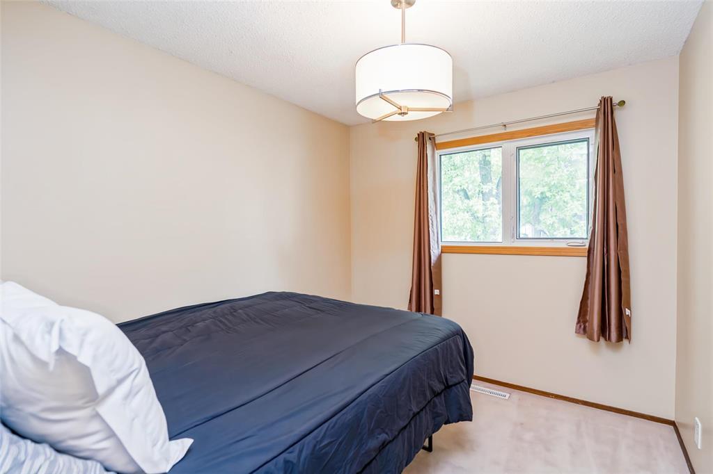 447 Donwood Drive, Winnipeg, Manitoba R2G 0X5 - Photo 18 - 202622450
