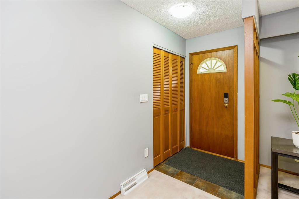 447 Donwood Drive, Winnipeg, Manitoba R2G 0X5 - Photo 6 - 202622450