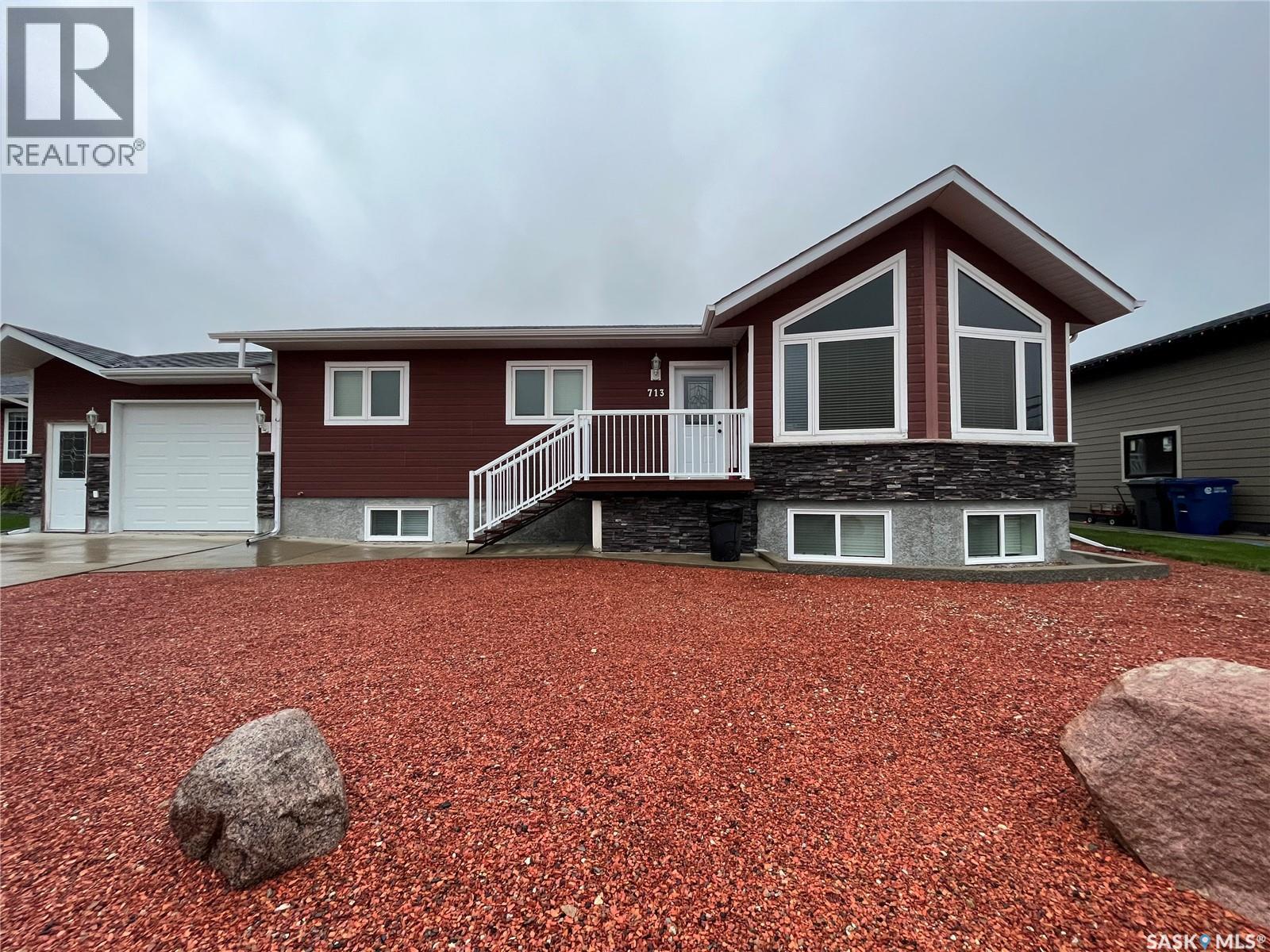 713 St Mary Street, Esterhazy, Saskatchewan  S0A 0X0 - Photo 1 - SK047753