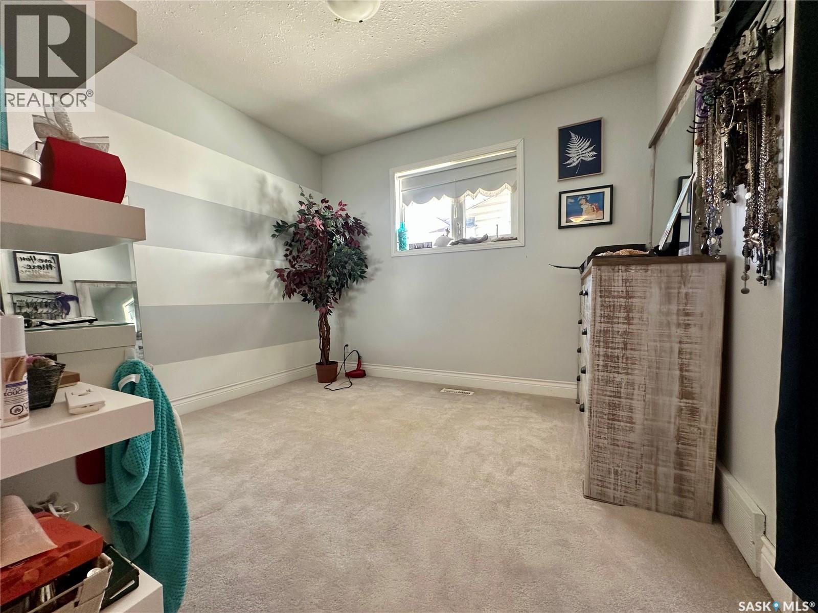 417 4th Avenue N, Martensville, Saskatchewan  S0K 2T2 - Photo 24 - SK047671