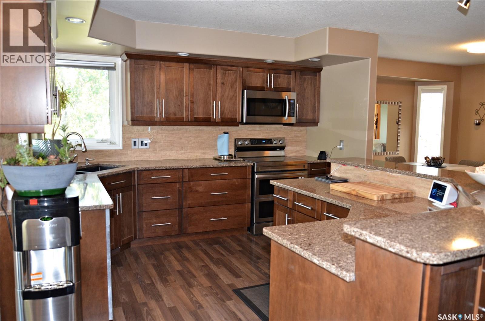 417 4th Avenue N, Martensville, Saskatchewan  S0K 2T2 - Photo 9 - SK047671