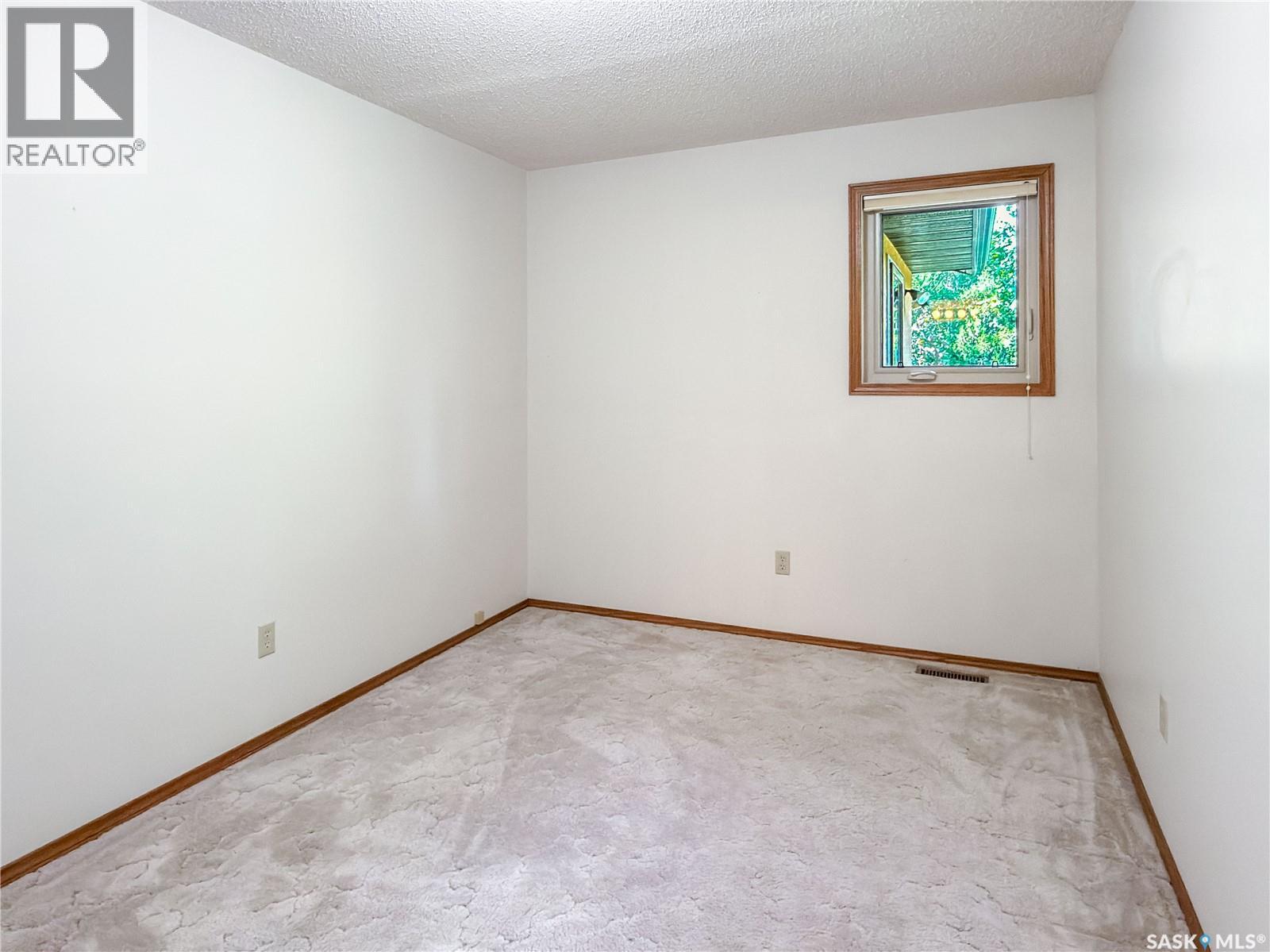 2726 Poplar Place E, Regina, Saskatchewan  S4V 1X8 - Photo 18 - SK047631