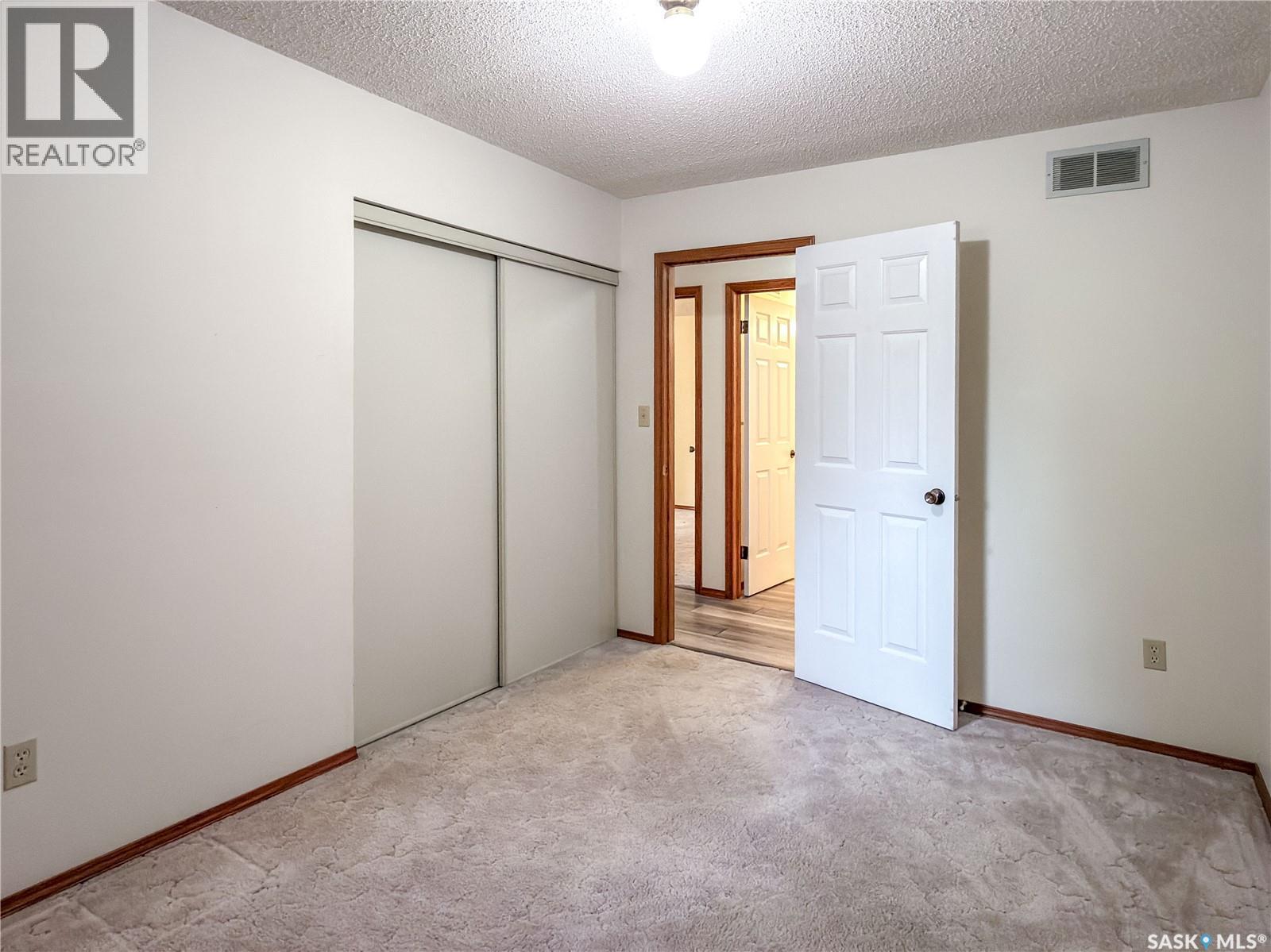 2726 Poplar Place E, Regina, Saskatchewan  S4V 1X8 - Photo 19 - SK047631