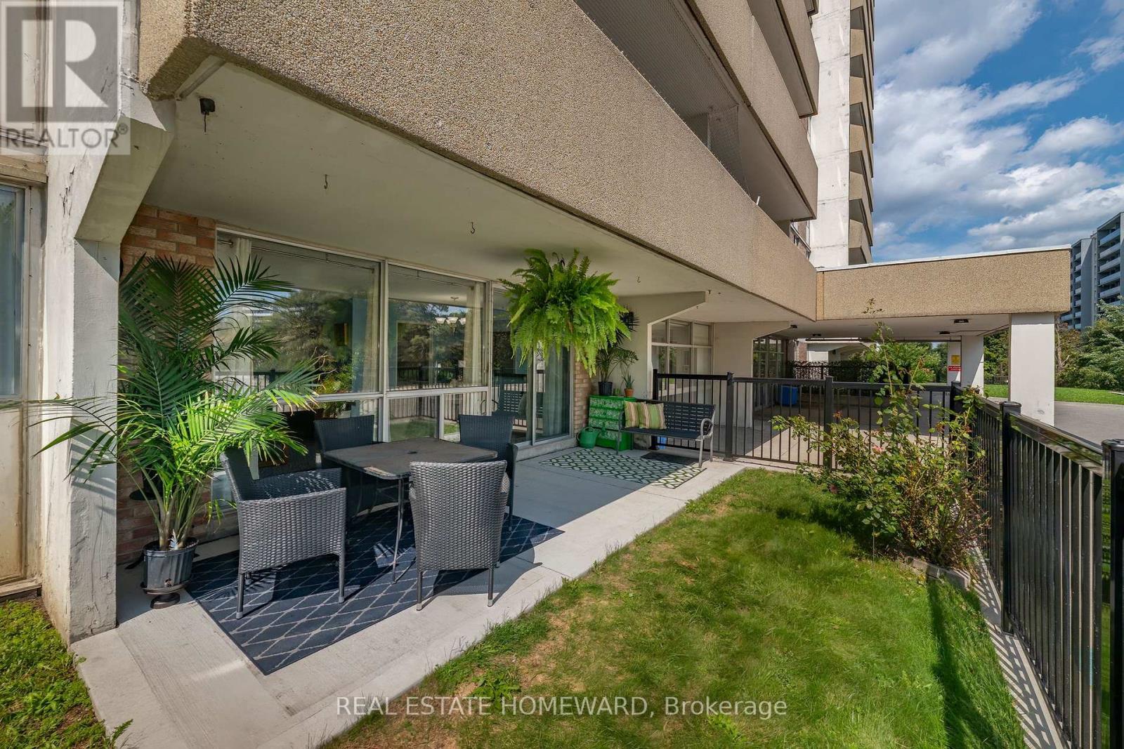 105 - 120 Dundalk Drive, Toronto, Ontario M1P 4V9 - Photo 1 - E13751626