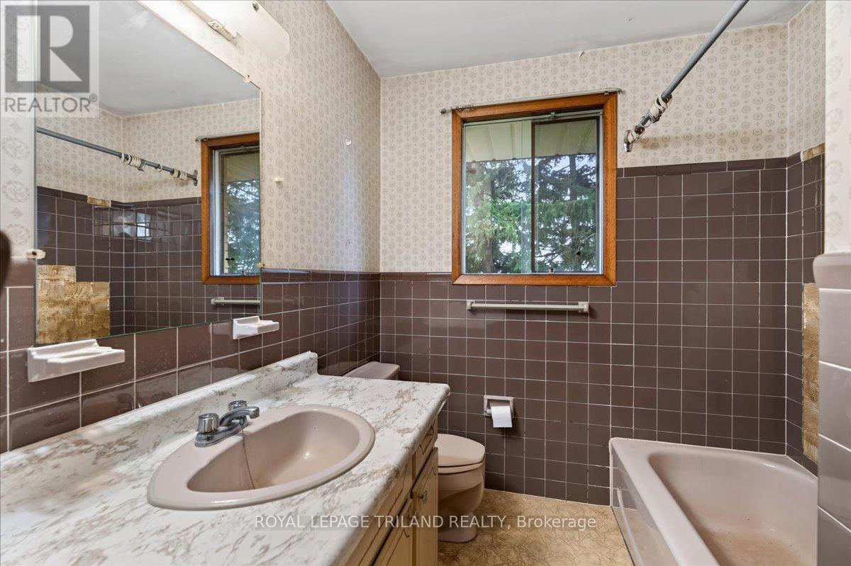 6097 Egremont Drive, Middlesex Centre, Ontario  N0L 1R0 - Photo 16 - X13752612