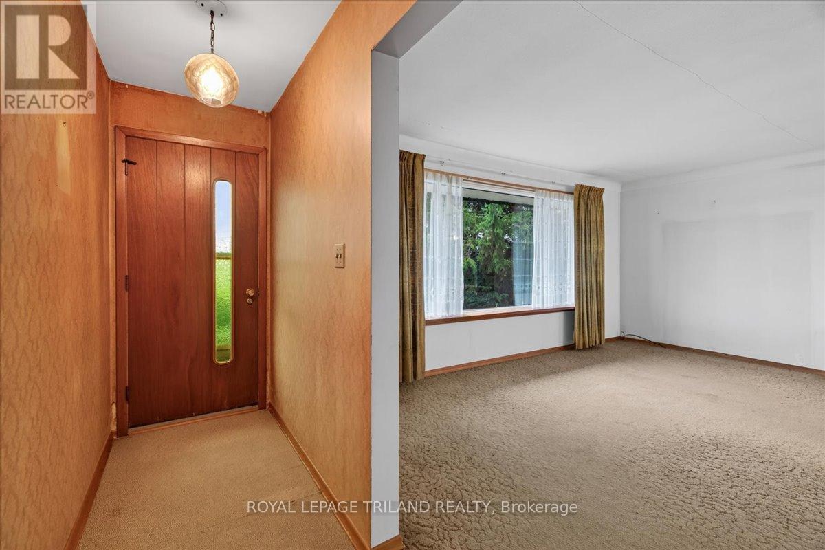 6097 Egremont Drive, Middlesex Centre, Ontario  N0L 1R0 - Photo 5 - X13752612