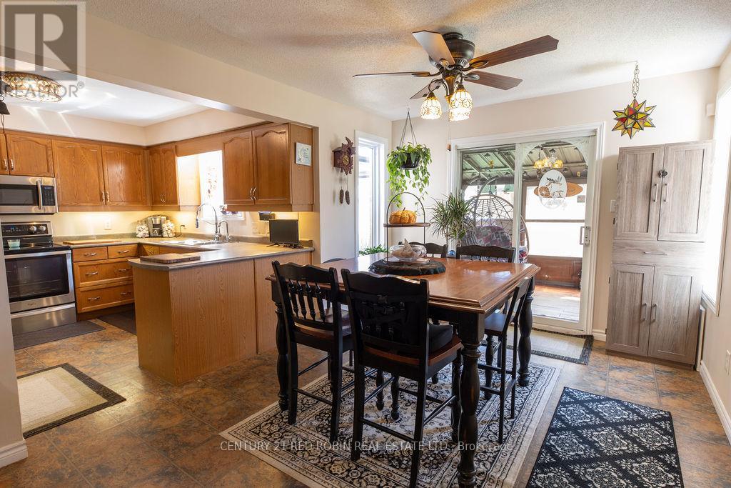 232 Thorne Drive, Strathroy-Caradoc, Ontario  N7G 4C2 - Photo 2 - X13752692