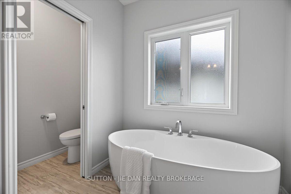 2361 Torrey Pines Way, London North, Ontario  N6G 0N9 - Photo 24 - X13752724