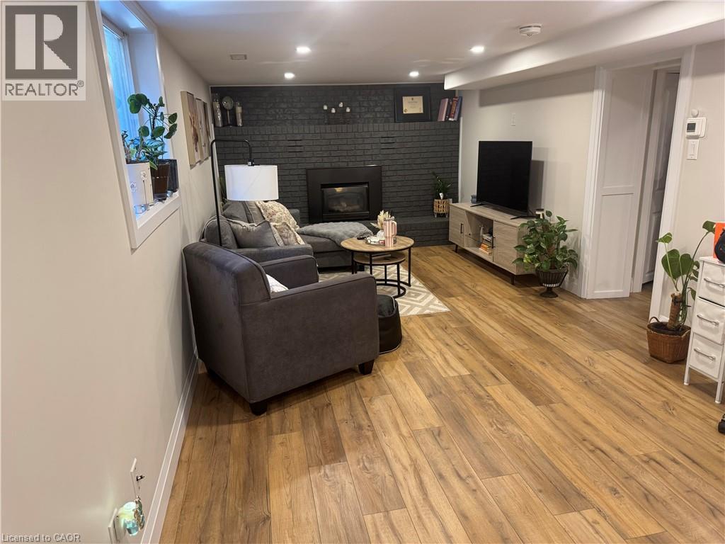 52 Massey Avenue Unit# Lower, Kitchener, Ontario  N2C 1M3 - Photo 4 - 40859058