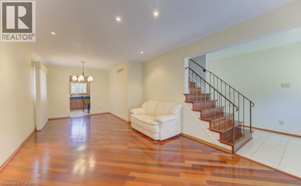 238 Mcgarry Drive, Kitchener, Ontario  N2N 1H9 - Photo 6 - 40859307