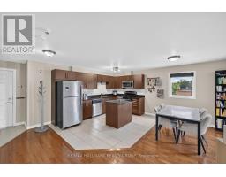 401 - 646 CUMMINGS AVENUE, Ottawa, Ontario