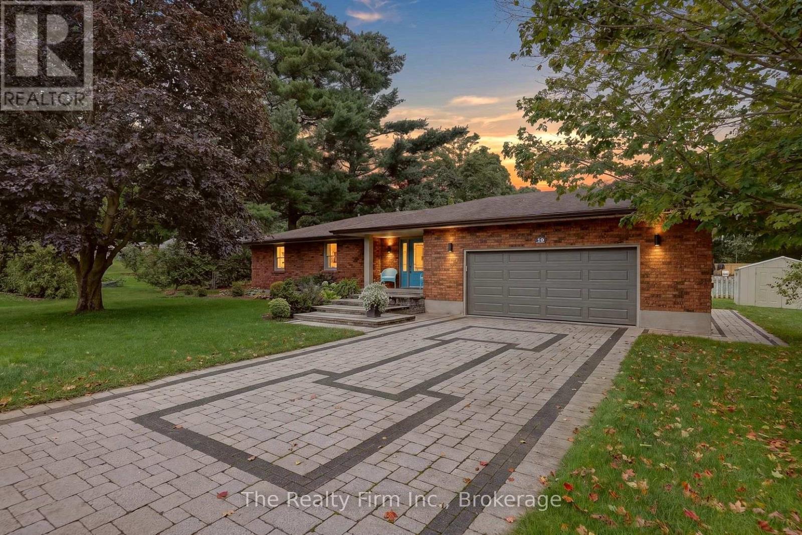 19 WELLINGTON STREET W, Norwich, Ontario