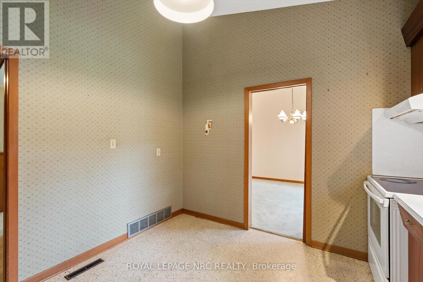 21 Parklane Crescent, St. Catharines, Ontario  L2T 3T9 - Photo 14 - X13752390