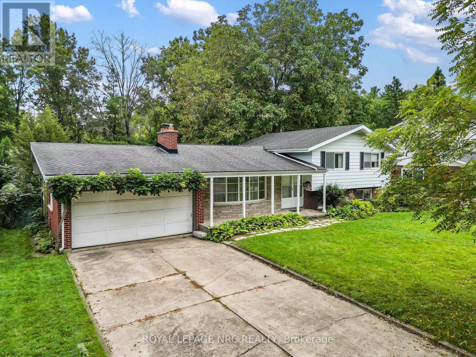 21 Parklane Crescent, St. Catharines, Ontario  L2T 3T9 - Photo 3 - X13752390