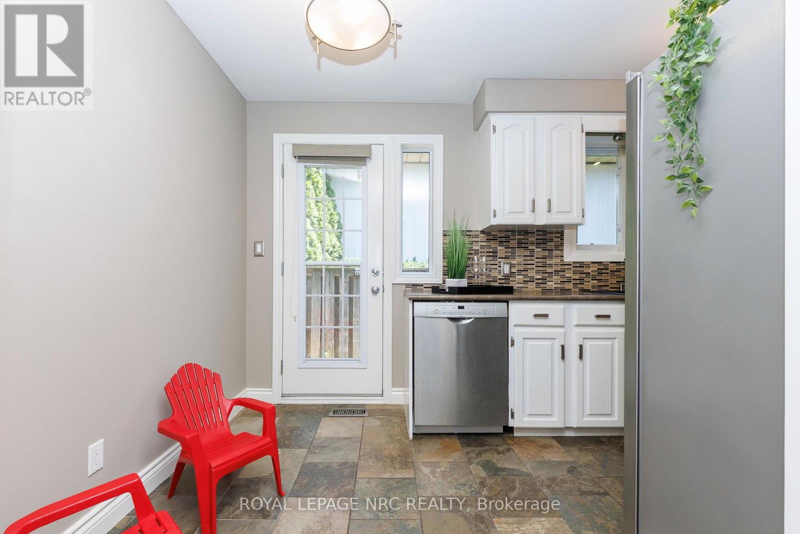 15 Black Friars Road, St. Catharines, Ontario  L2N 2M8 - Photo 15 - X13752702