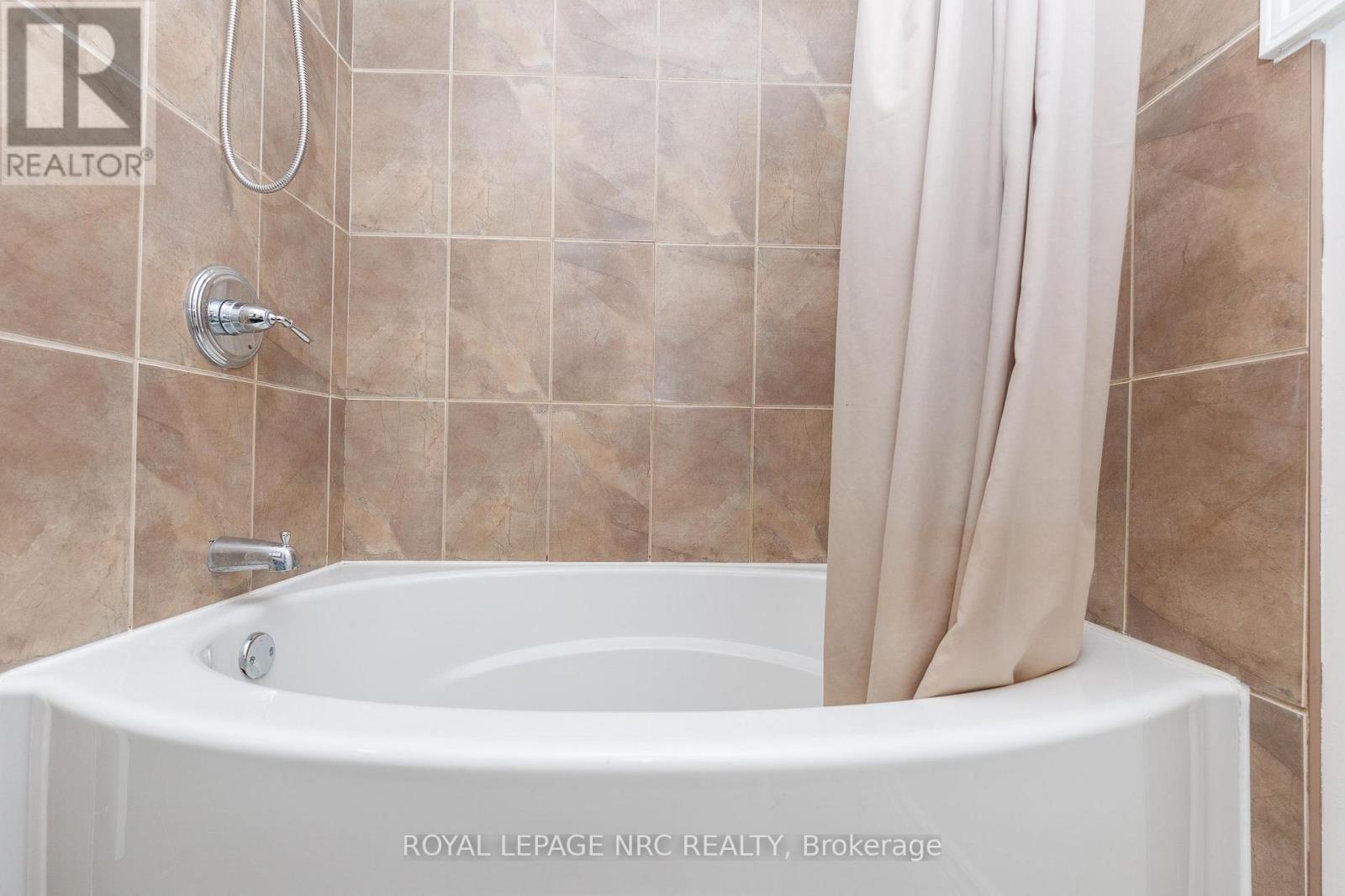 15 Black Friars Road, St. Catharines, Ontario  L2N 2M8 - Photo 21 - X13752702