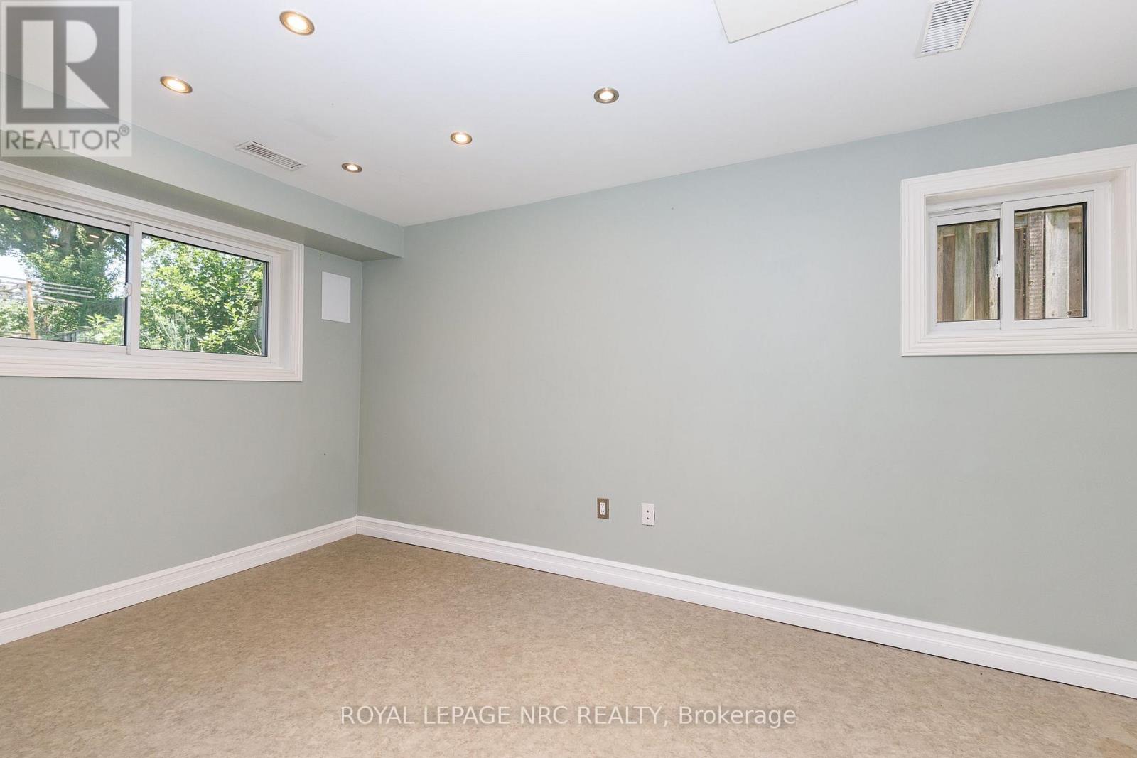 15 Black Friars Road, St. Catharines, Ontario  L2N 2M8 - Photo 24 - X13752702