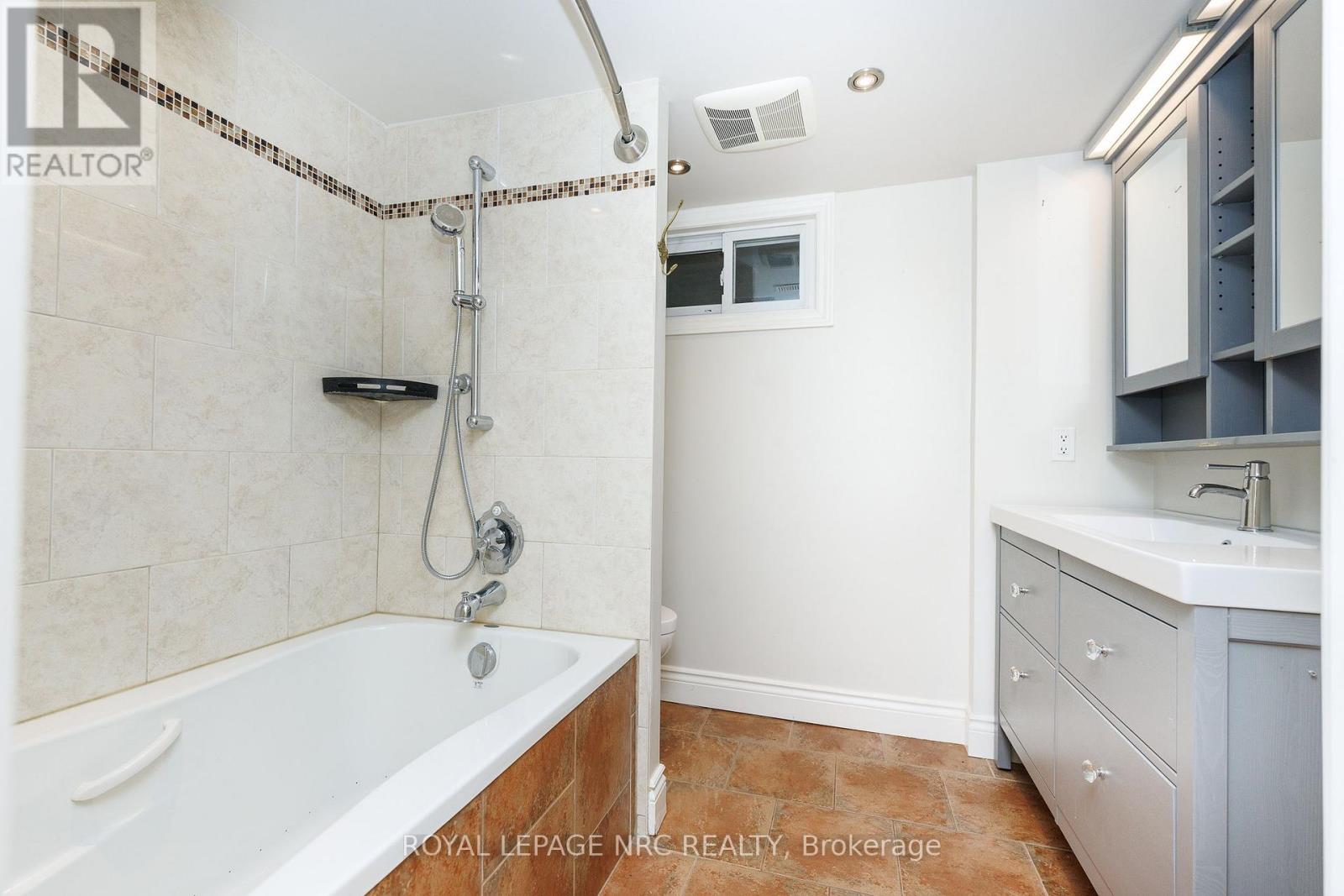 15 Black Friars Road, St. Catharines, Ontario  L2N 2M8 - Photo 28 - X13752702
