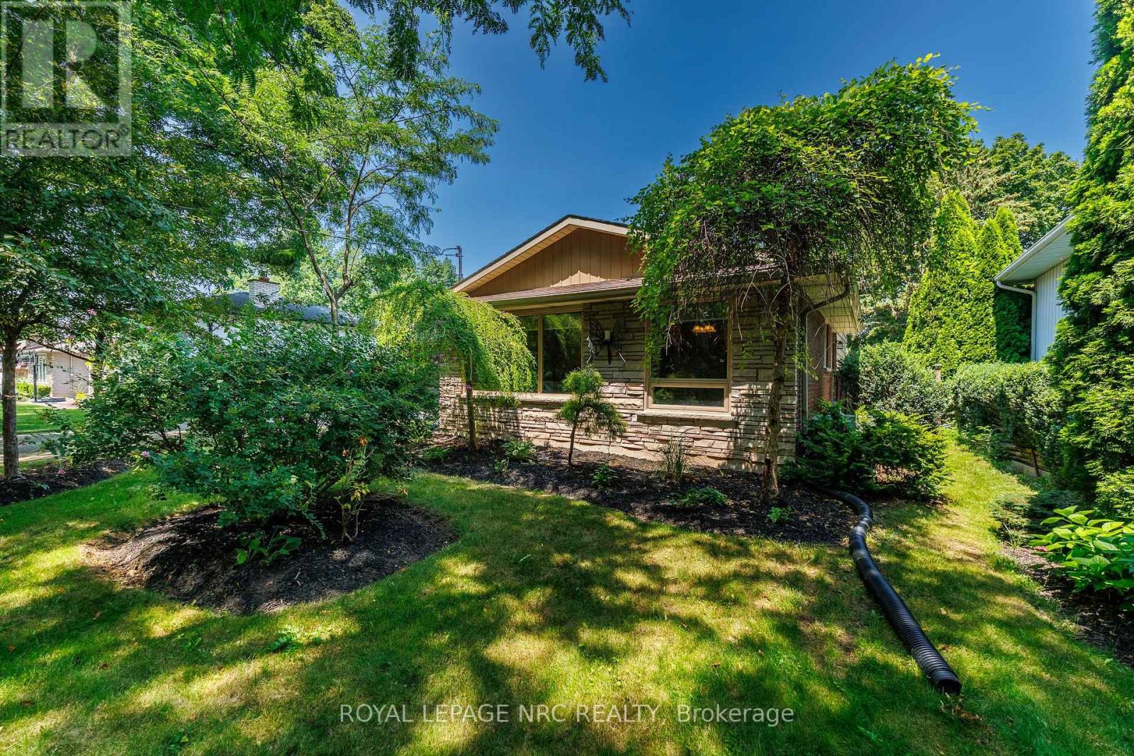 15 Black Friars Road, St. Catharines, Ontario  L2N 2M8 - Photo 4 - X13752702