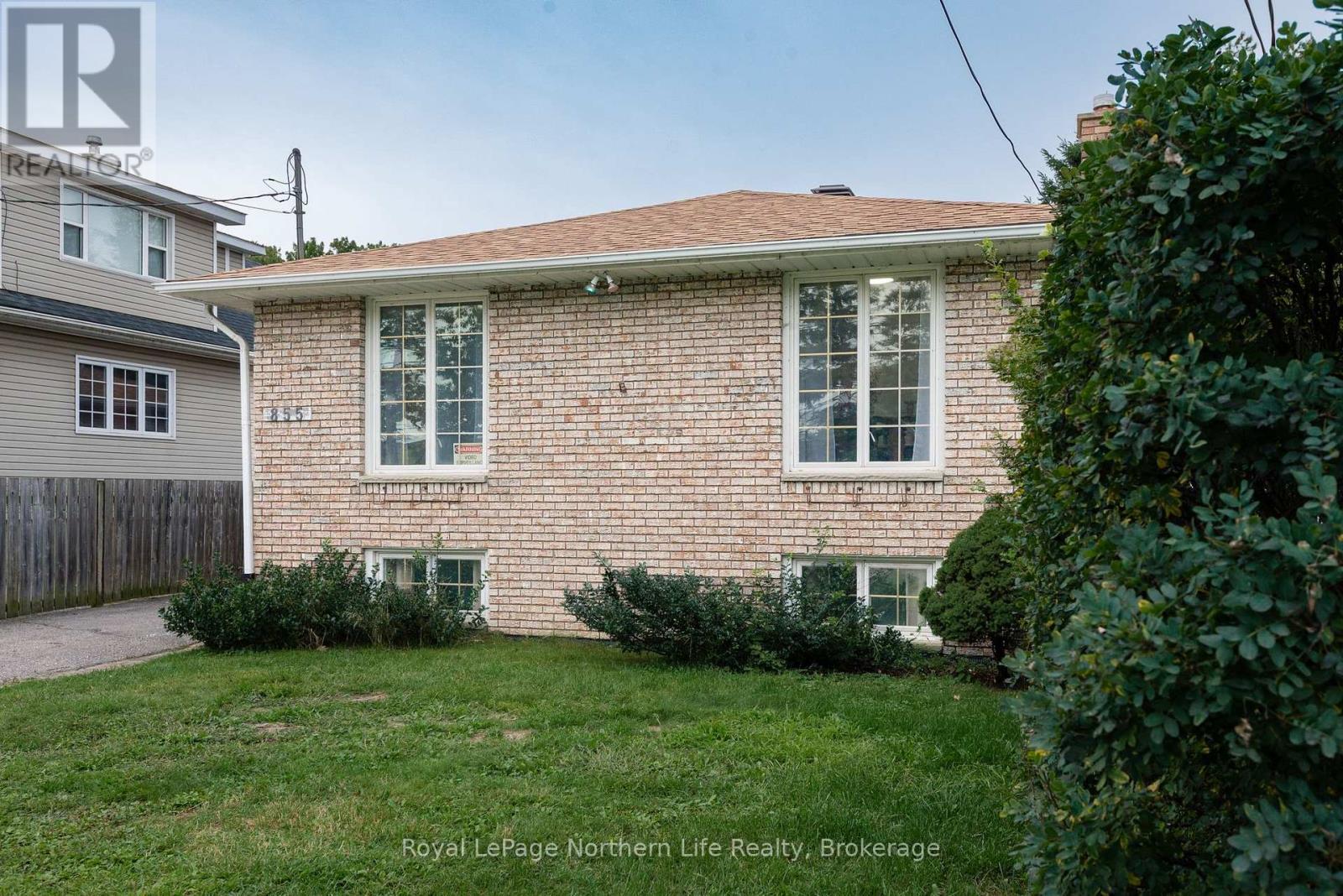 855 MEMORIAL DRIVE, North Bay, Ontario