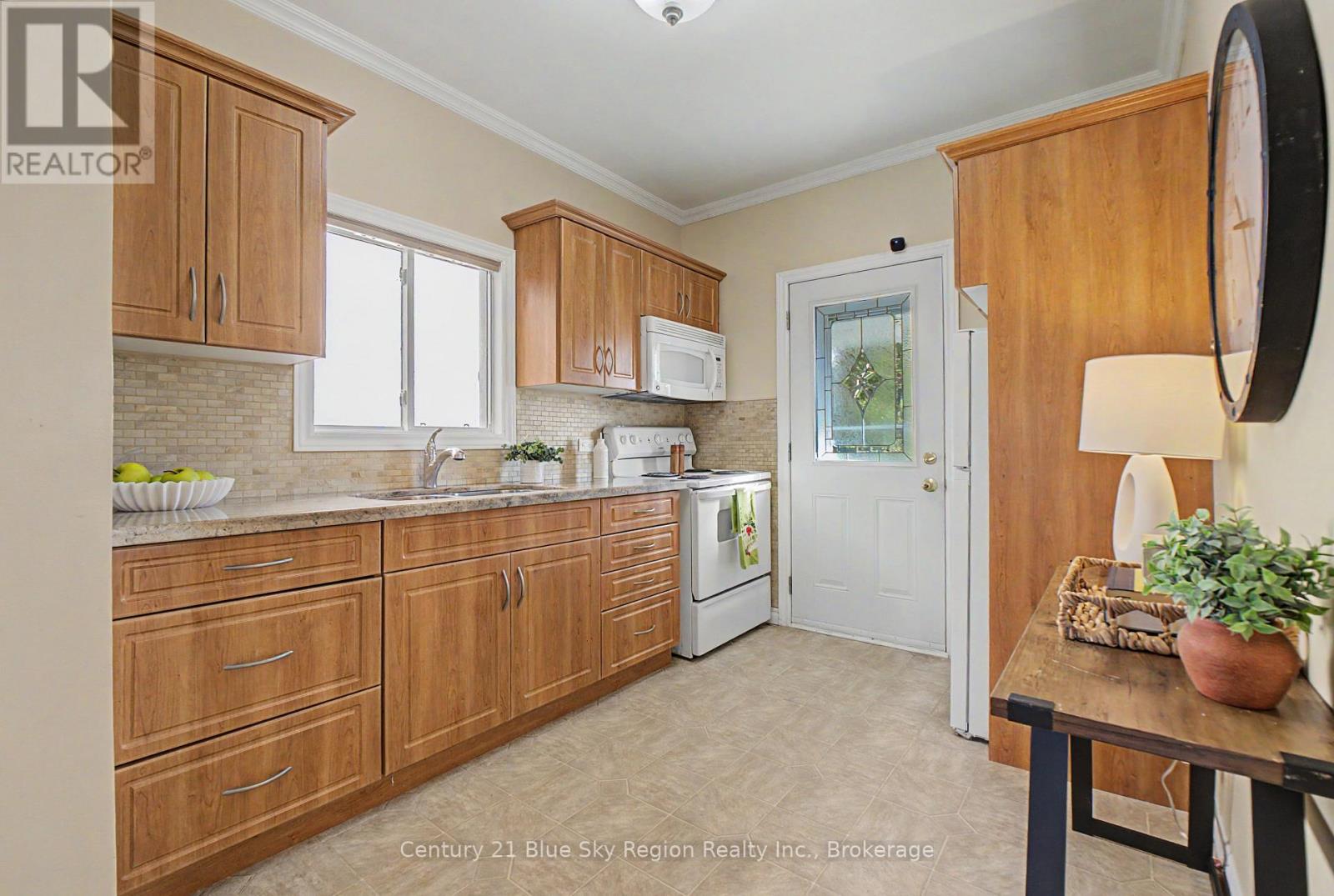 496 First Avenue E, North Bay, Ontario  P1B 1K3 - Photo 4 - X13752444