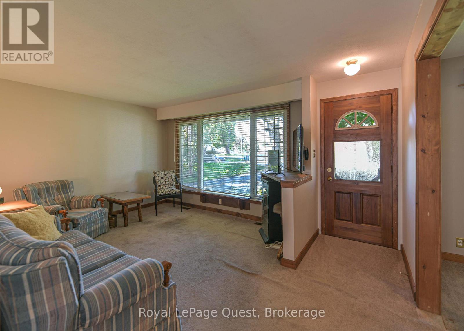 17 Hughes Road E, Orillia, Ontario  L3V 2L9 - Photo 10 - S13752344