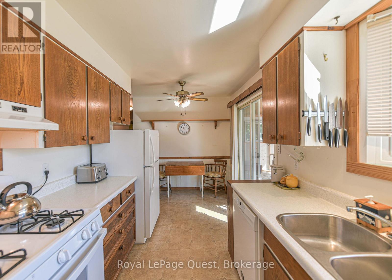 17 Hughes Road E, Orillia, Ontario  L3V 2L9 - Photo 15 - S13752344