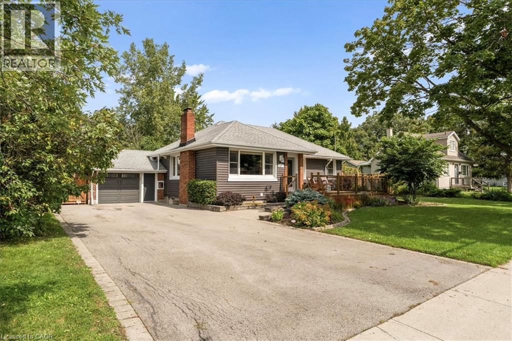 721 Broadway, Welland, Ontario  L3C 5M6 - Photo 1 - 40861065