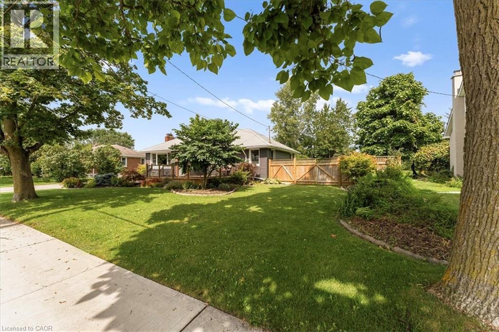 721 Broadway, Welland, Ontario  L3C 5M6 - Photo 3 - 40861065