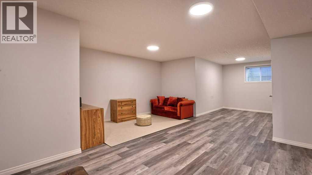 82 Mt Douglas Circle SE, Calgary, Alberta  T2Z 3P3 - Photo 26 - A2343334