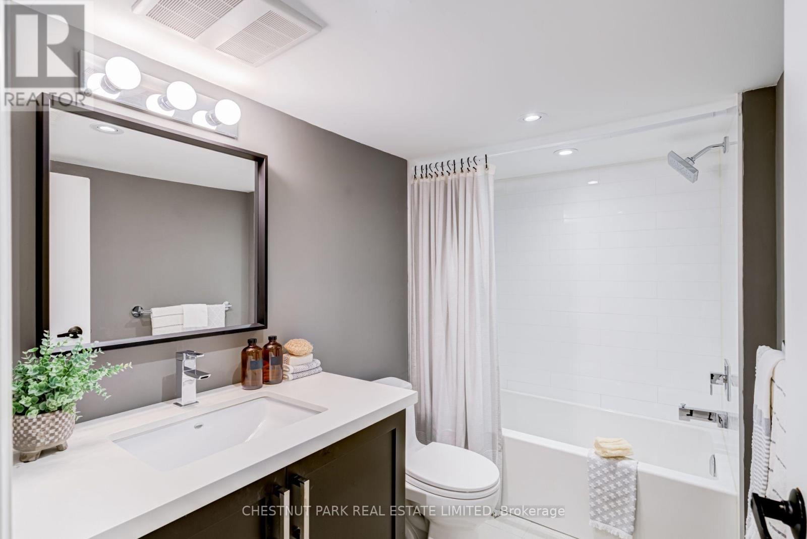 209 Atlas Avenue, Toronto, Ontario  M6C 3P6 - Photo 25 - C13752386