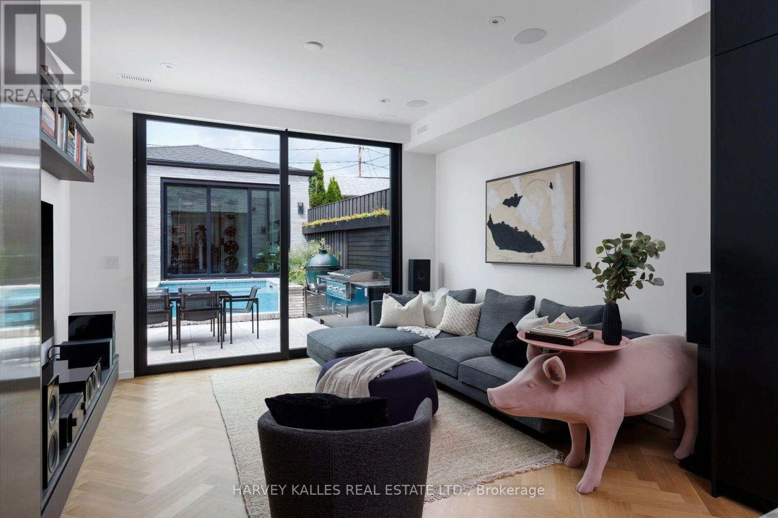 22 Foxley Street, Toronto, Ontario  M6J 1R1 - Photo 14 - C13752484