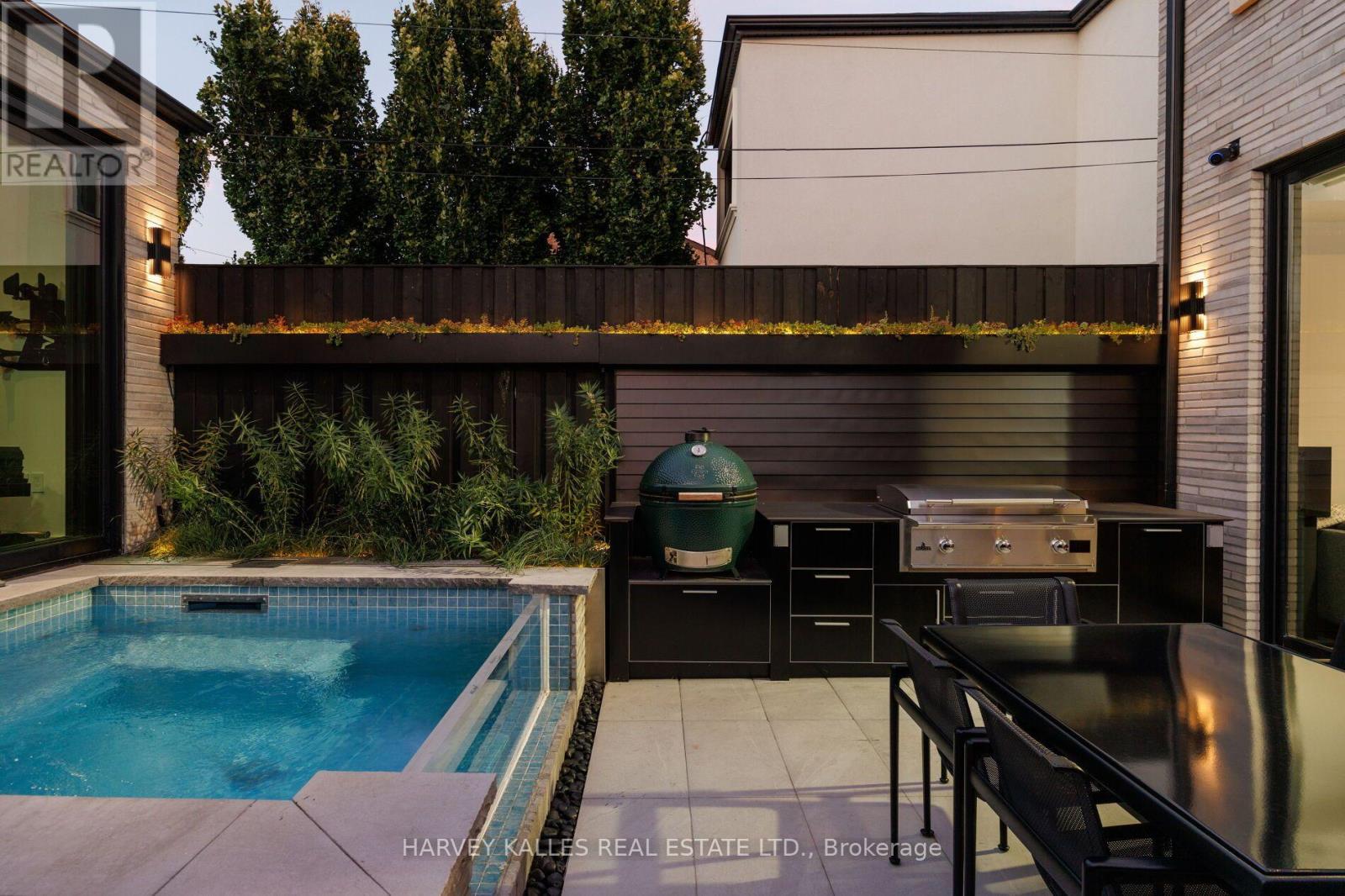 22 Foxley Street, Toronto, Ontario  M6J 1R1 - Photo 16 - C13752484