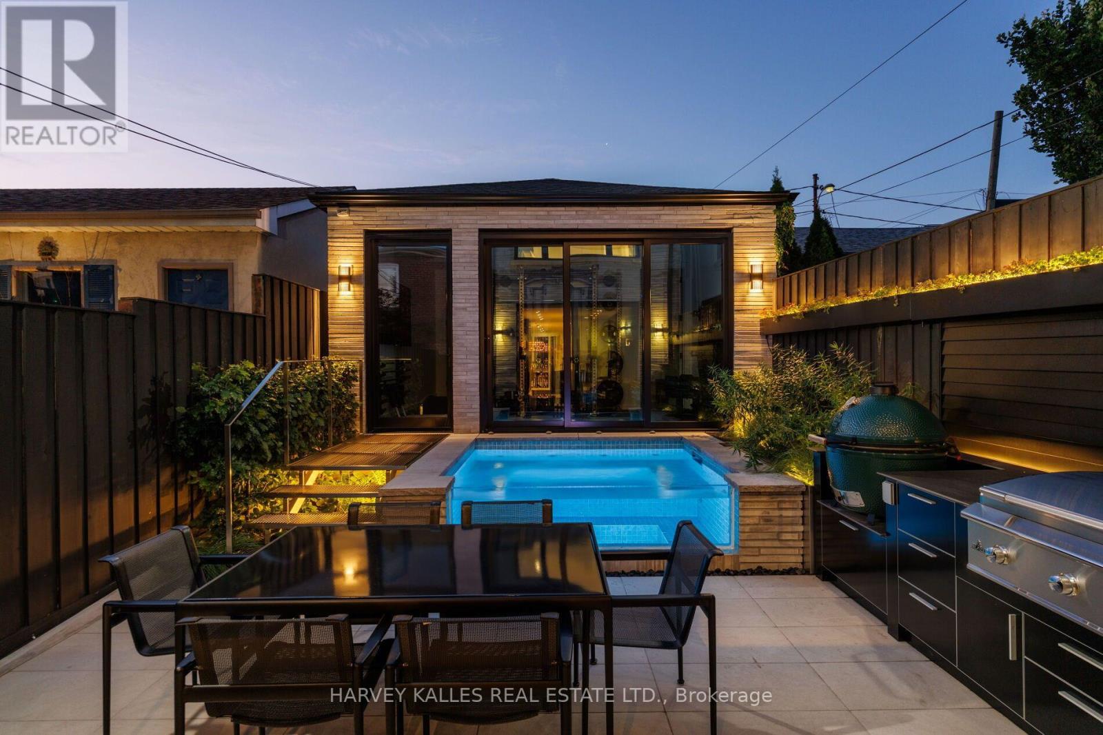 22 Foxley Street, Toronto, Ontario  M6J 1R1 - Photo 17 - C13752484