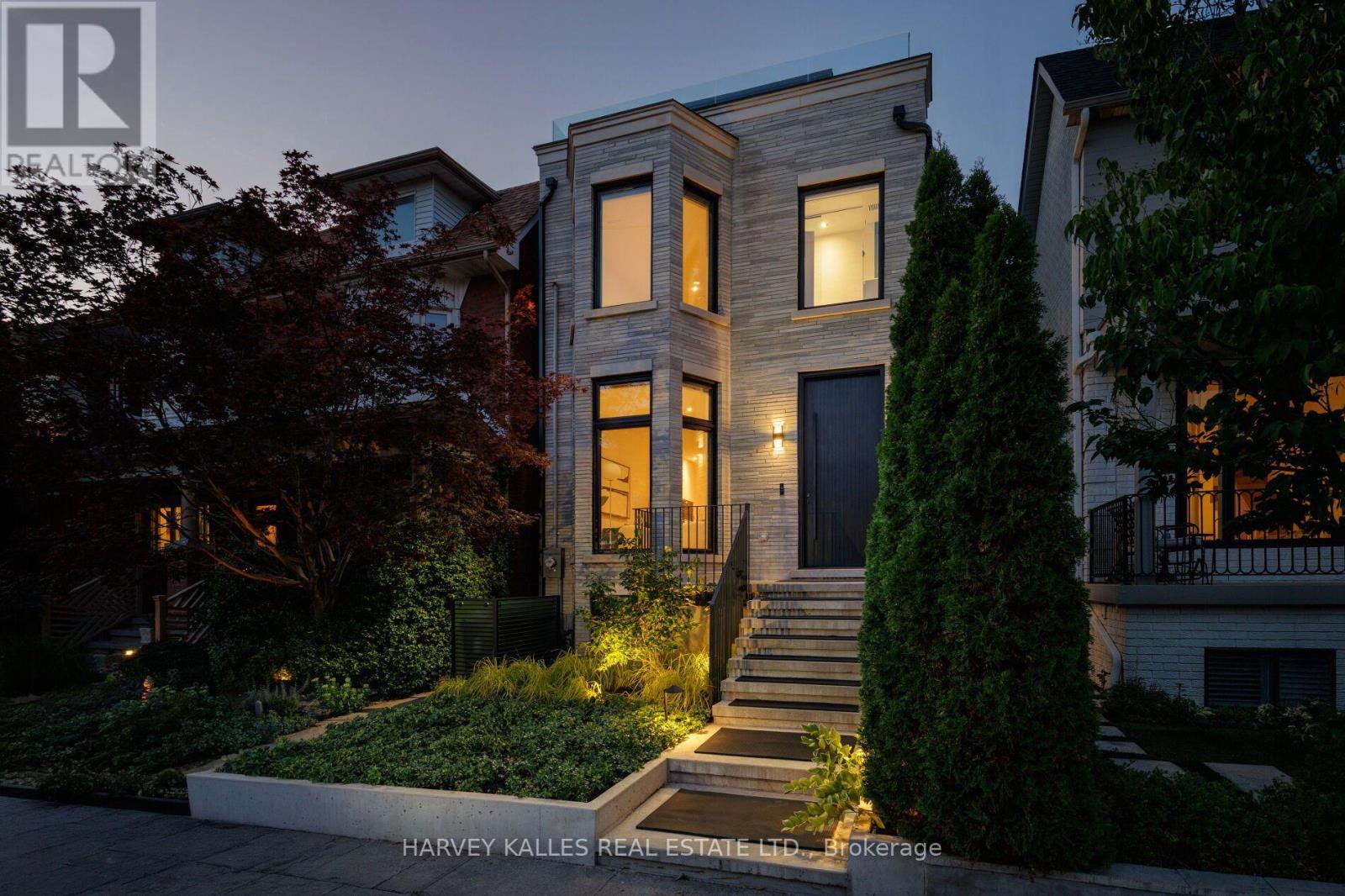22 Foxley Street, Toronto, Ontario  M6J 1R1 - Photo 2 - C13752484