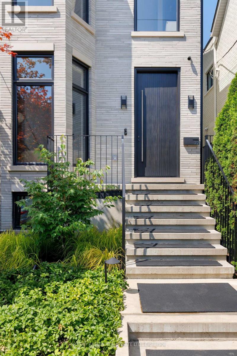 22 Foxley Street, Toronto, Ontario  M6J 1R1 - Photo 3 - C13752484