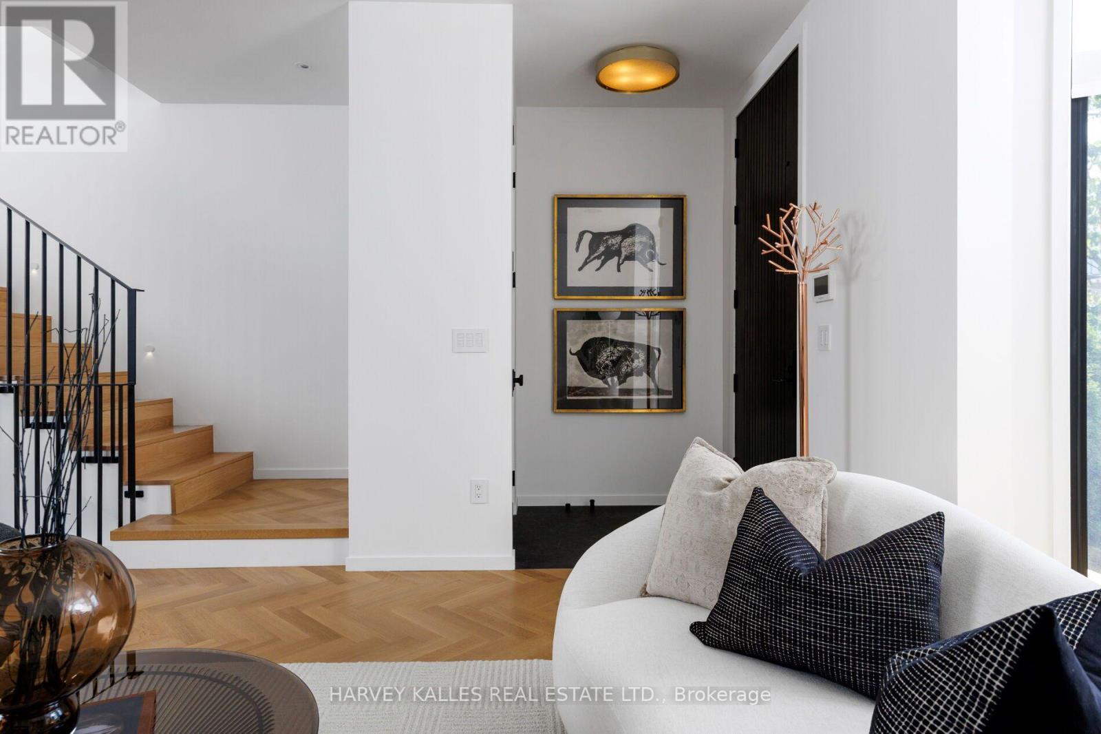 22 Foxley Street, Toronto, Ontario  M6J 1R1 - Photo 4 - C13752484