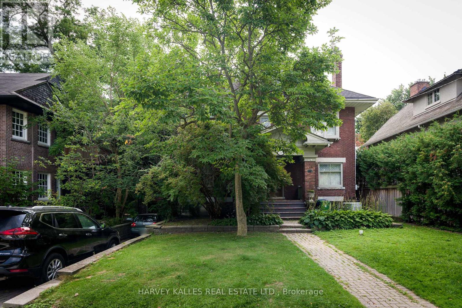219 Balmoral Avenue, Toronto, Ontario M4V 1K1 - Photo 2 - C13752540