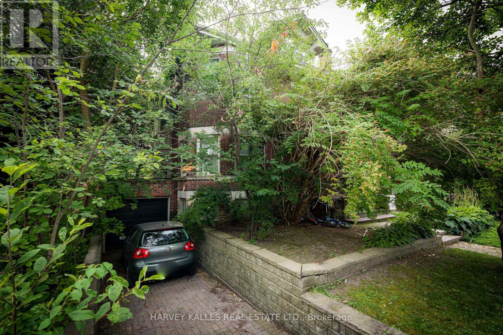 219 Balmoral Avenue, Toronto, Ontario M4V 1K1 - Photo 3 - C13752540