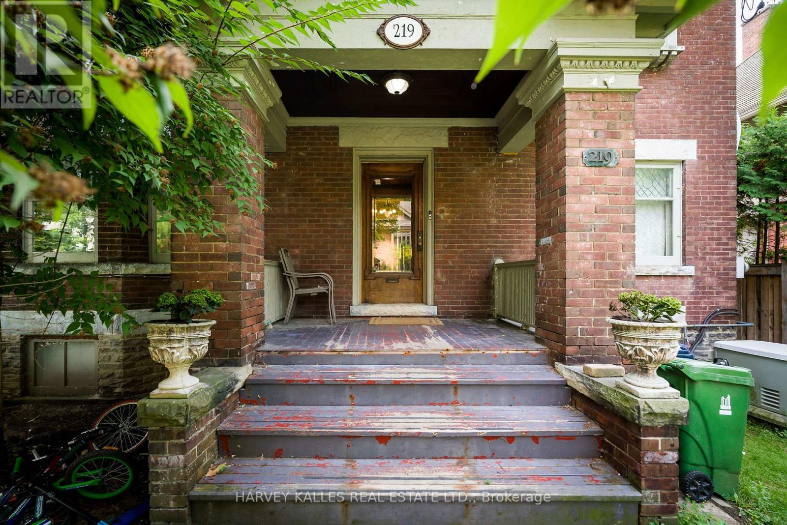 219 Balmoral Avenue, Toronto, Ontario M4V 1K1 - Photo 6 - C13752540