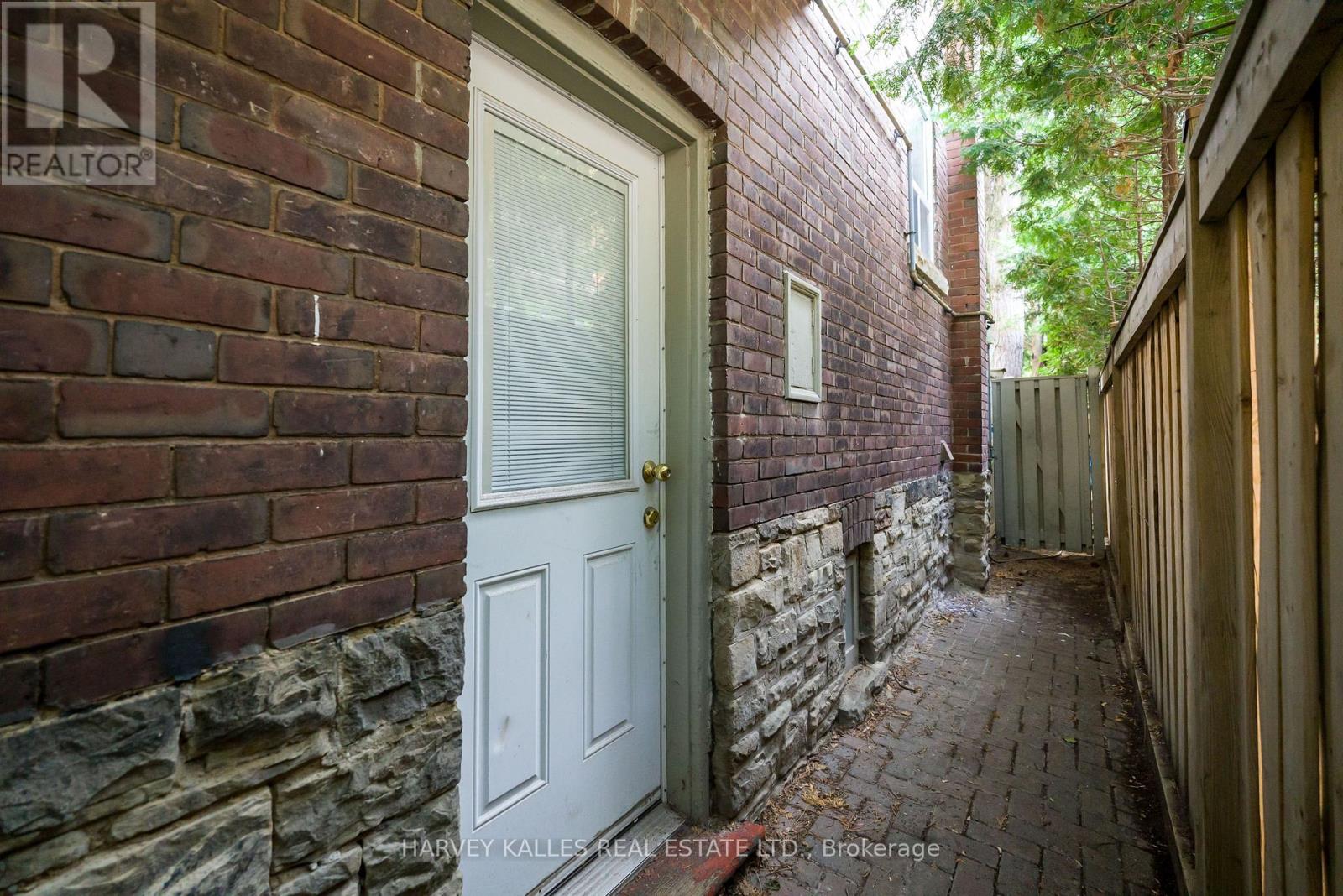 219 Balmoral Avenue, Toronto, Ontario M4V 1K1 - Photo 7 - C13752540