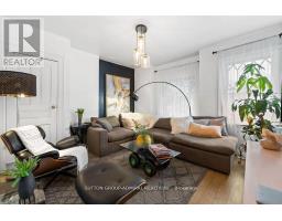 40 CLAREMONT STREET, Toronto, Ontario