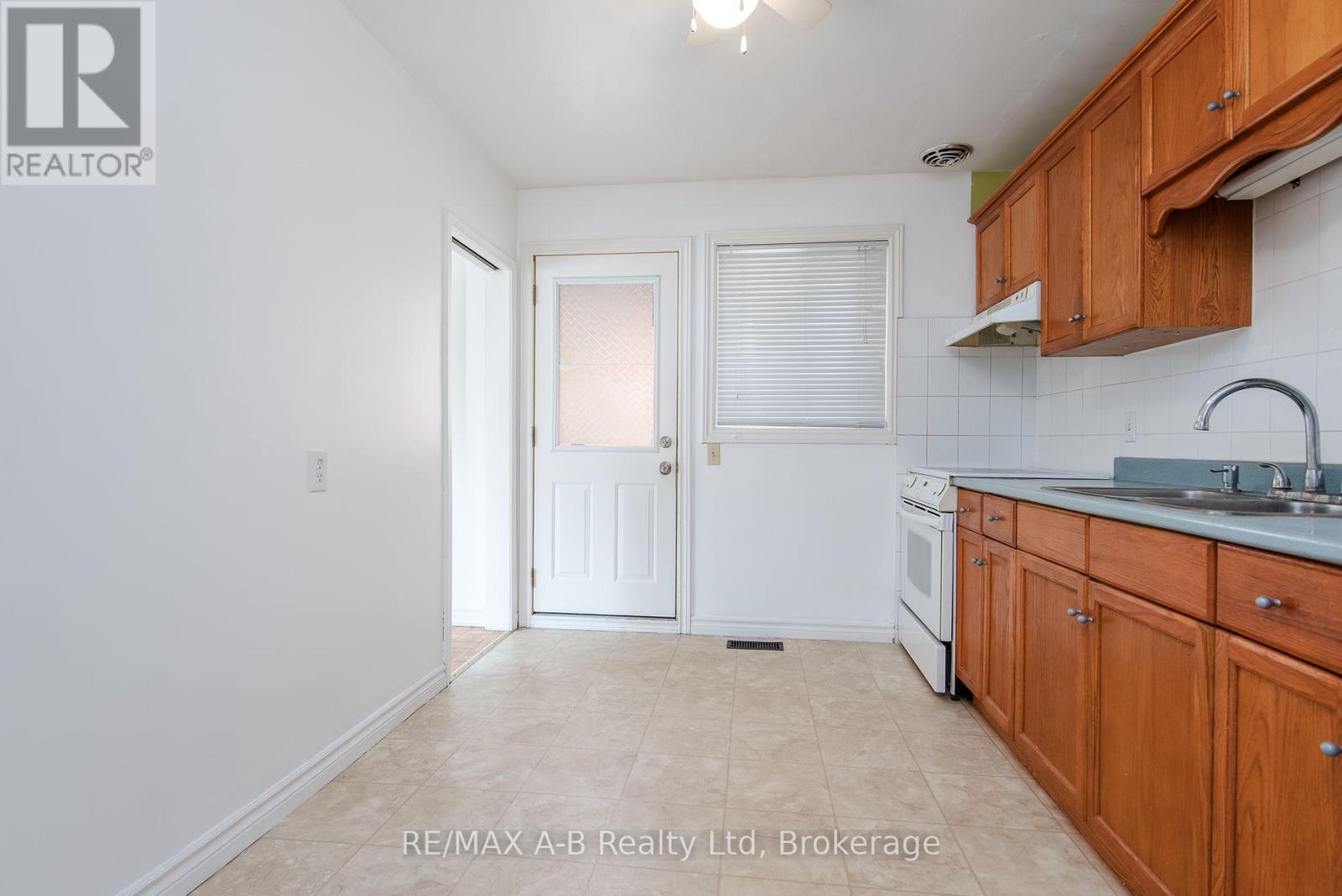 727 Frederick Street, Kitchener, Ontario  N2B 2B3 - Photo 28 - X13752760